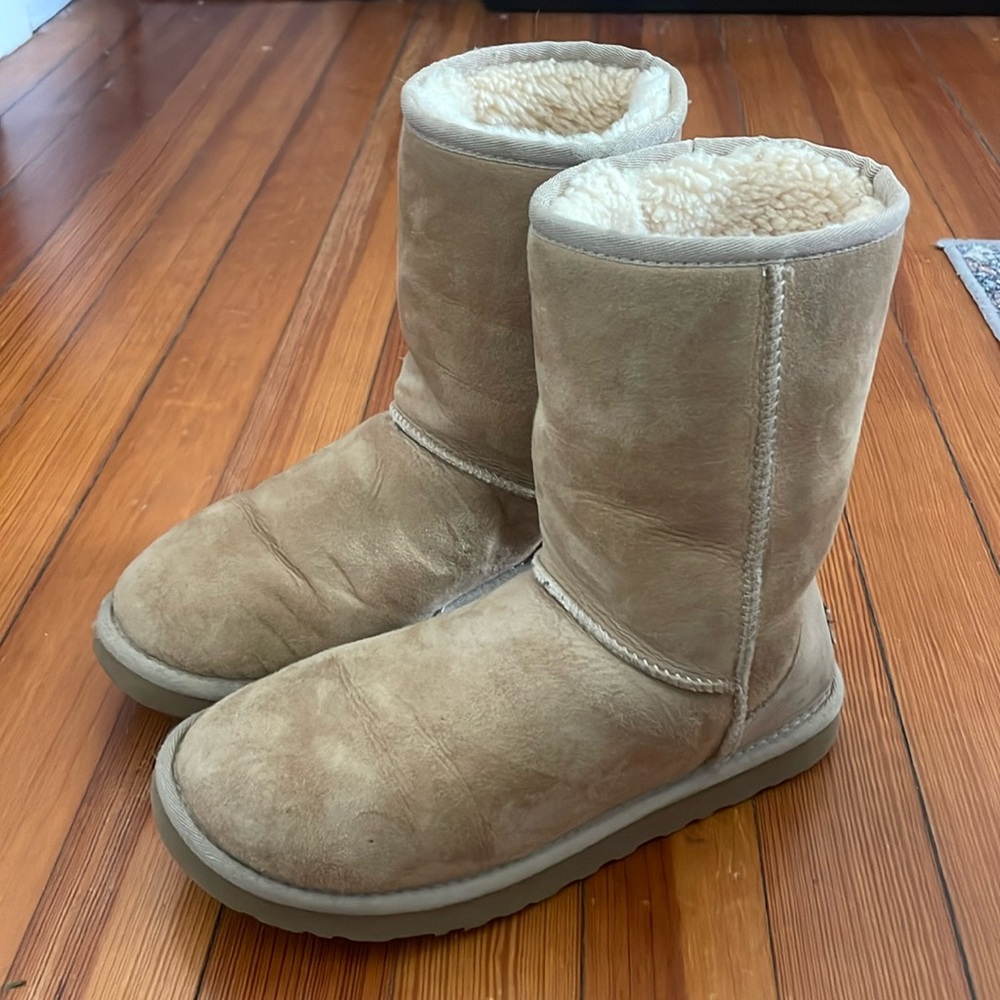 Ugg Australia Mid Length boots